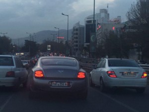 تردد-بنتلی-لوکس-در-خیابان-های-تهران